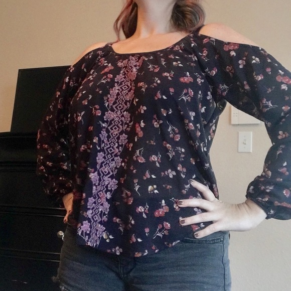 Super cute boho top - Picture 2 of 8